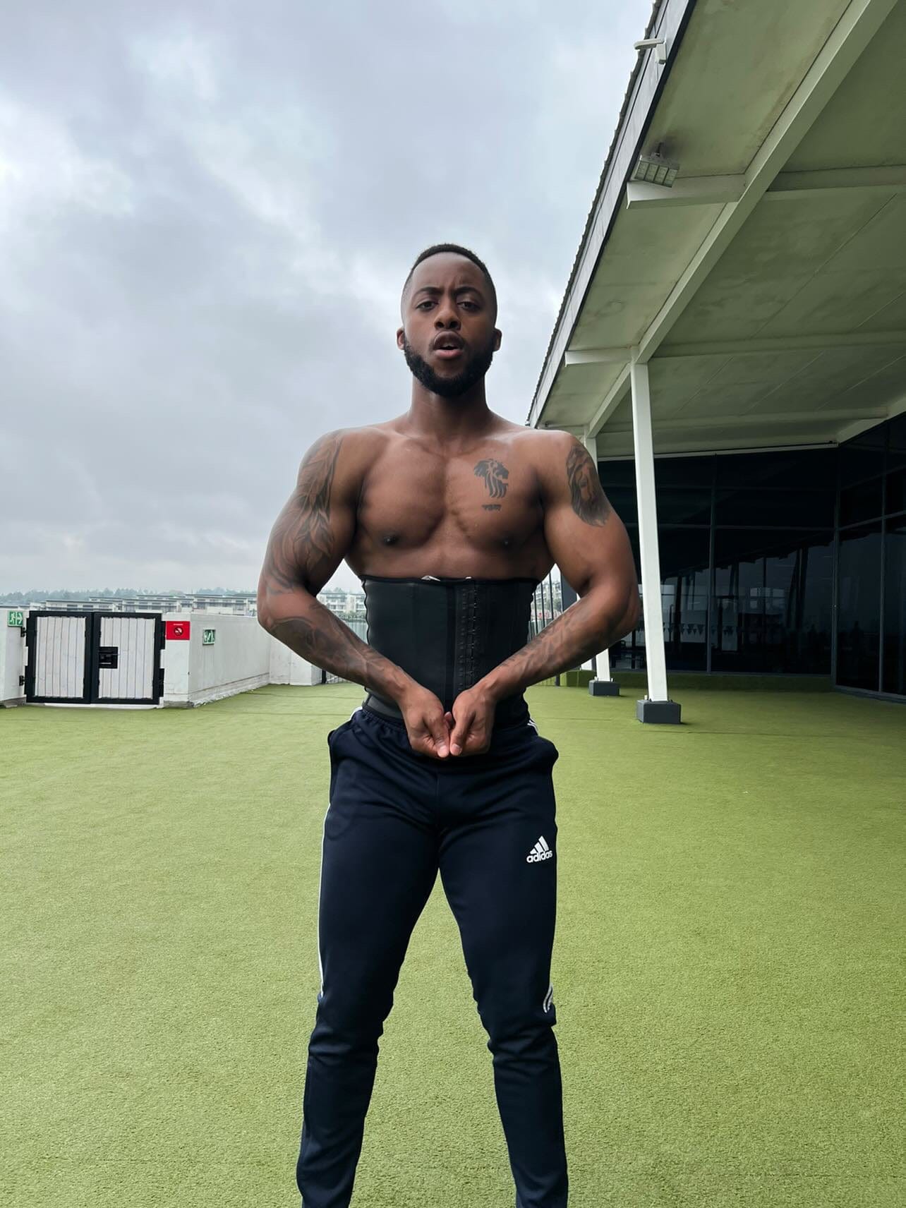 SqueezMeSkinny1 Men Waist Trainers Waist Trainer for Men, Extreme V Taper. Best for Daily Use.